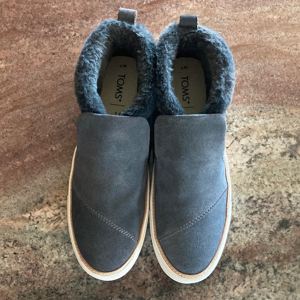 EUC Toms Paxton Suede Slip On